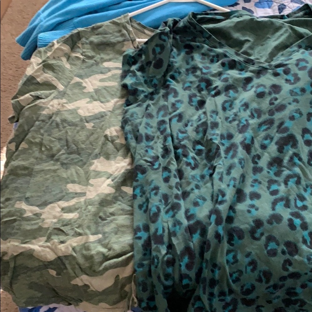 Two pack of shirts